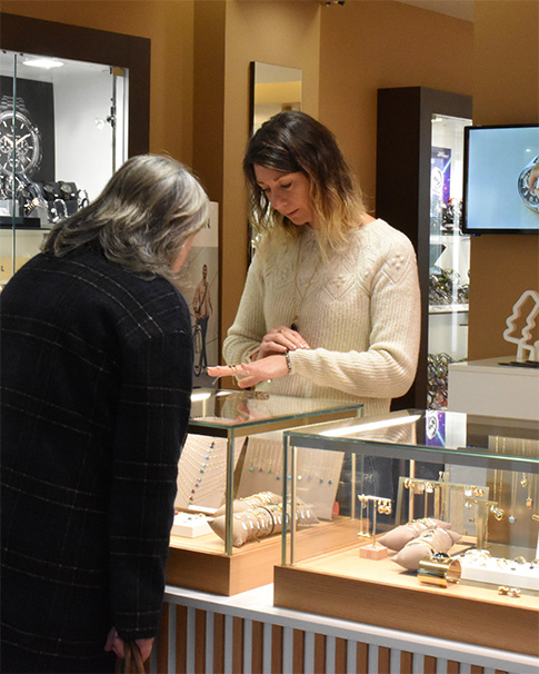anne-de-roca-bijouterie-pontivy-bagues-colliers-boucles-oreilles-montres